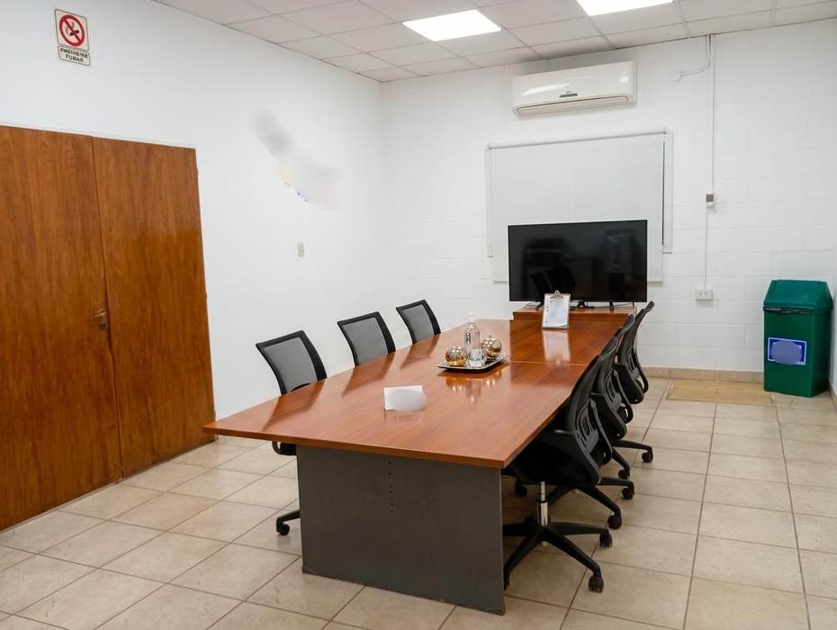 Sala de reuniones limpia en el Gran Tucumán por Prosol